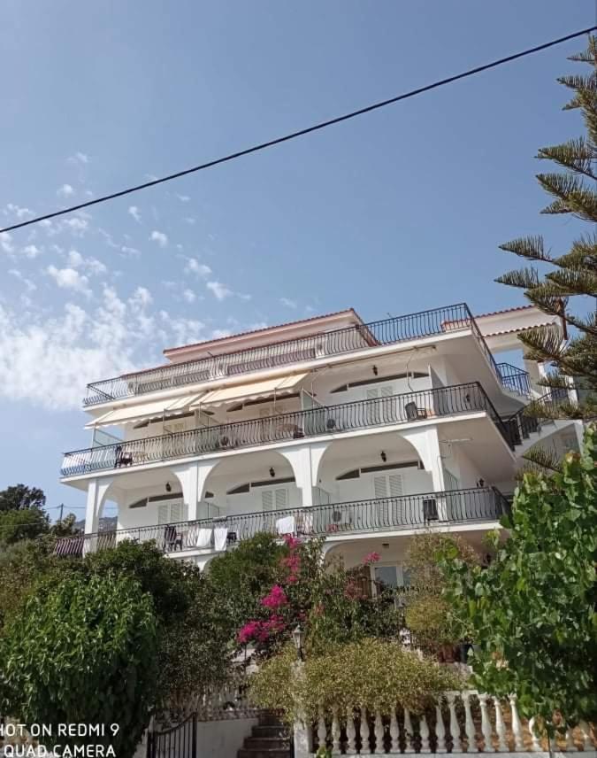 Madison Studios Βλαχάτα Εξωτερικό φωτογραφία